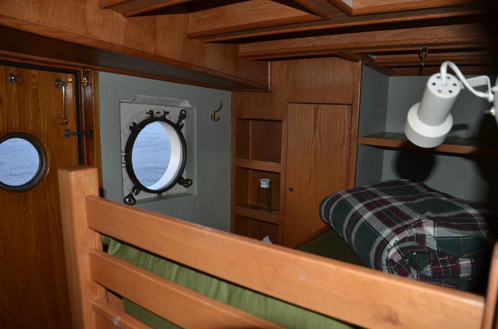 Swept Away Inn Port Alberni Room photo